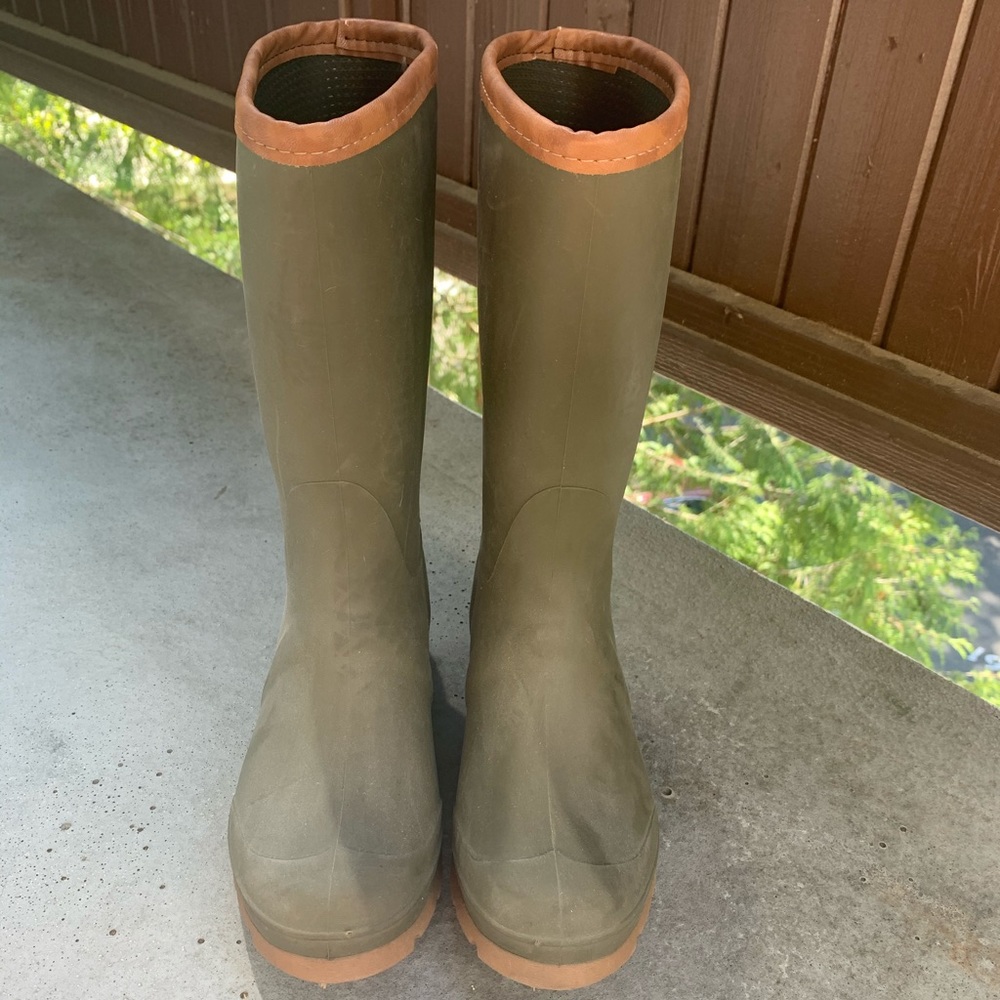 Rain boots